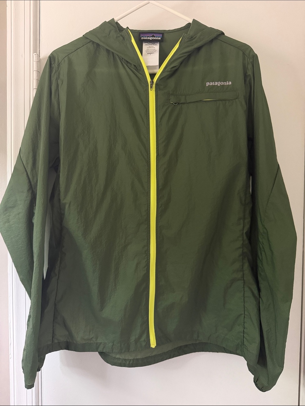 Patagonia Women's Houdini Windbreaker Green Jacket Size: L